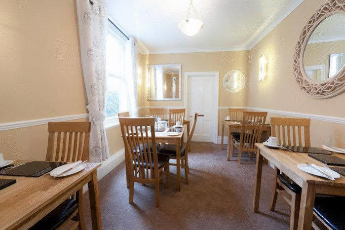 Acer Guest House Йорк Екстериор снимка